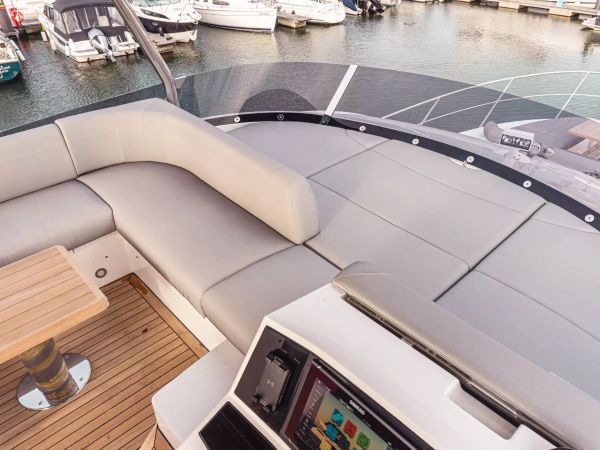 Sunseeker Manhattan 55 | Perfection Still