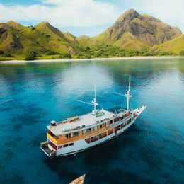 Custom Built 85 | Flores Utama