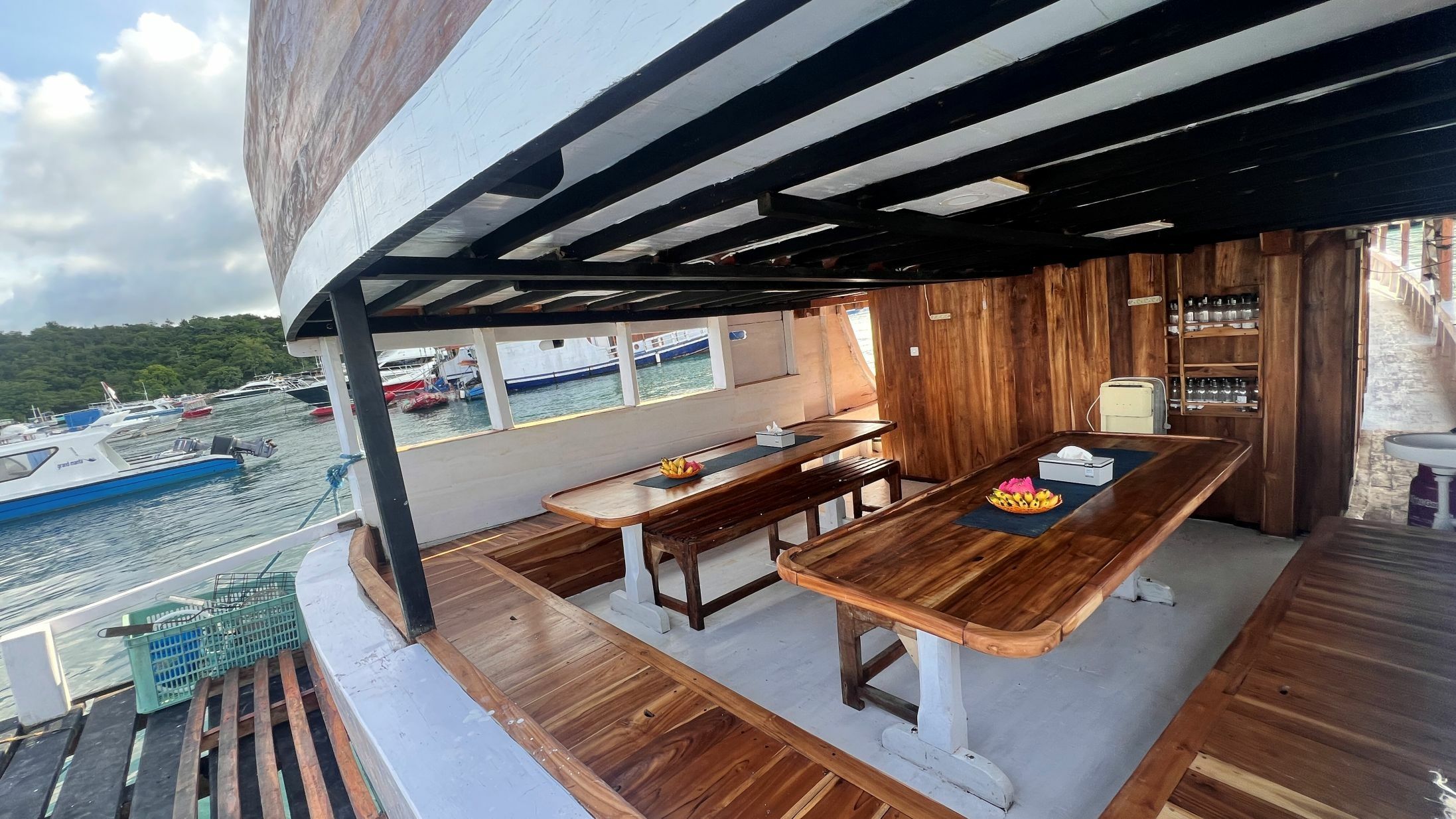 Custom Built 85 | Flores Utama