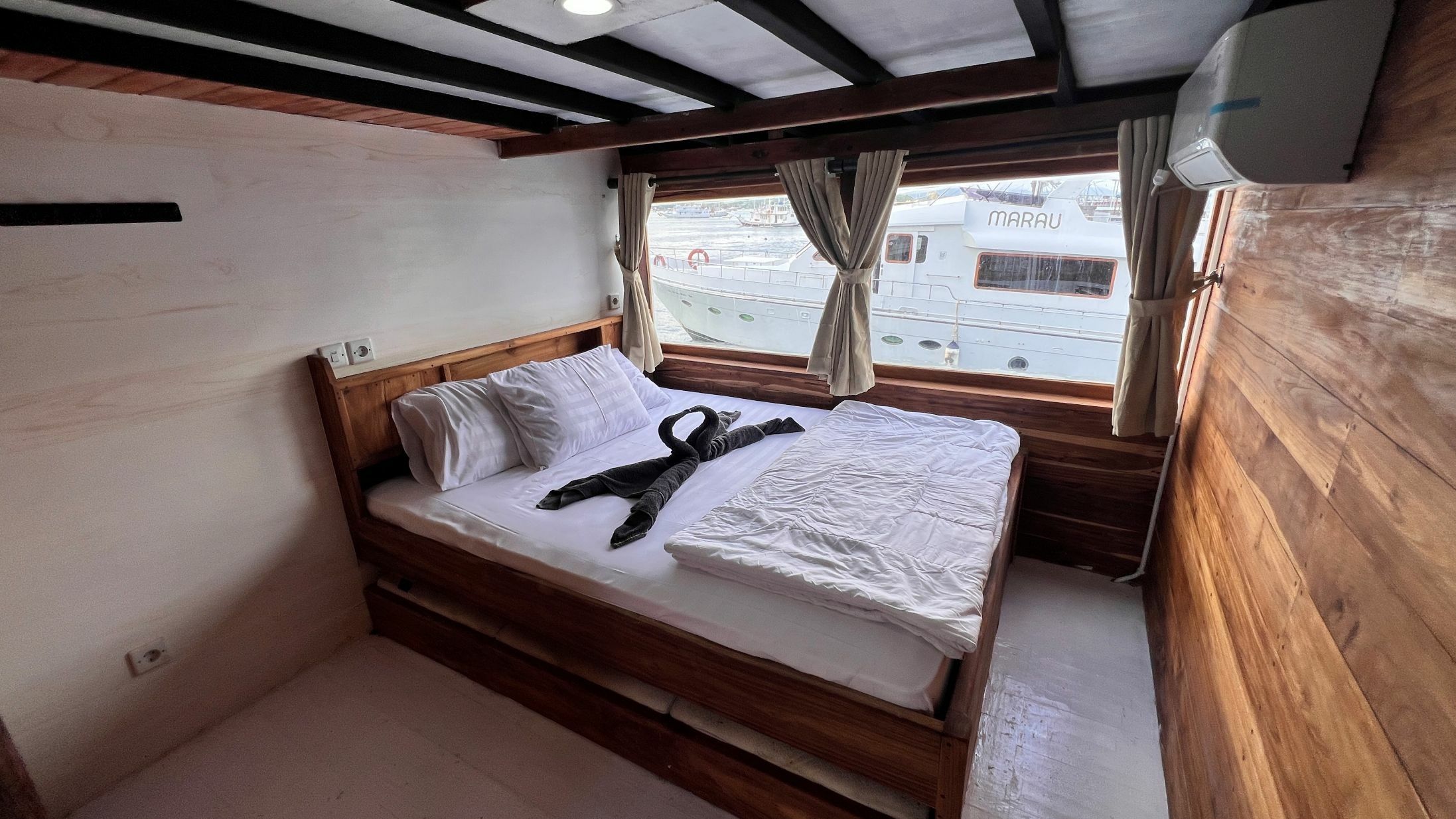 Custom Built 85 | Flores Utama