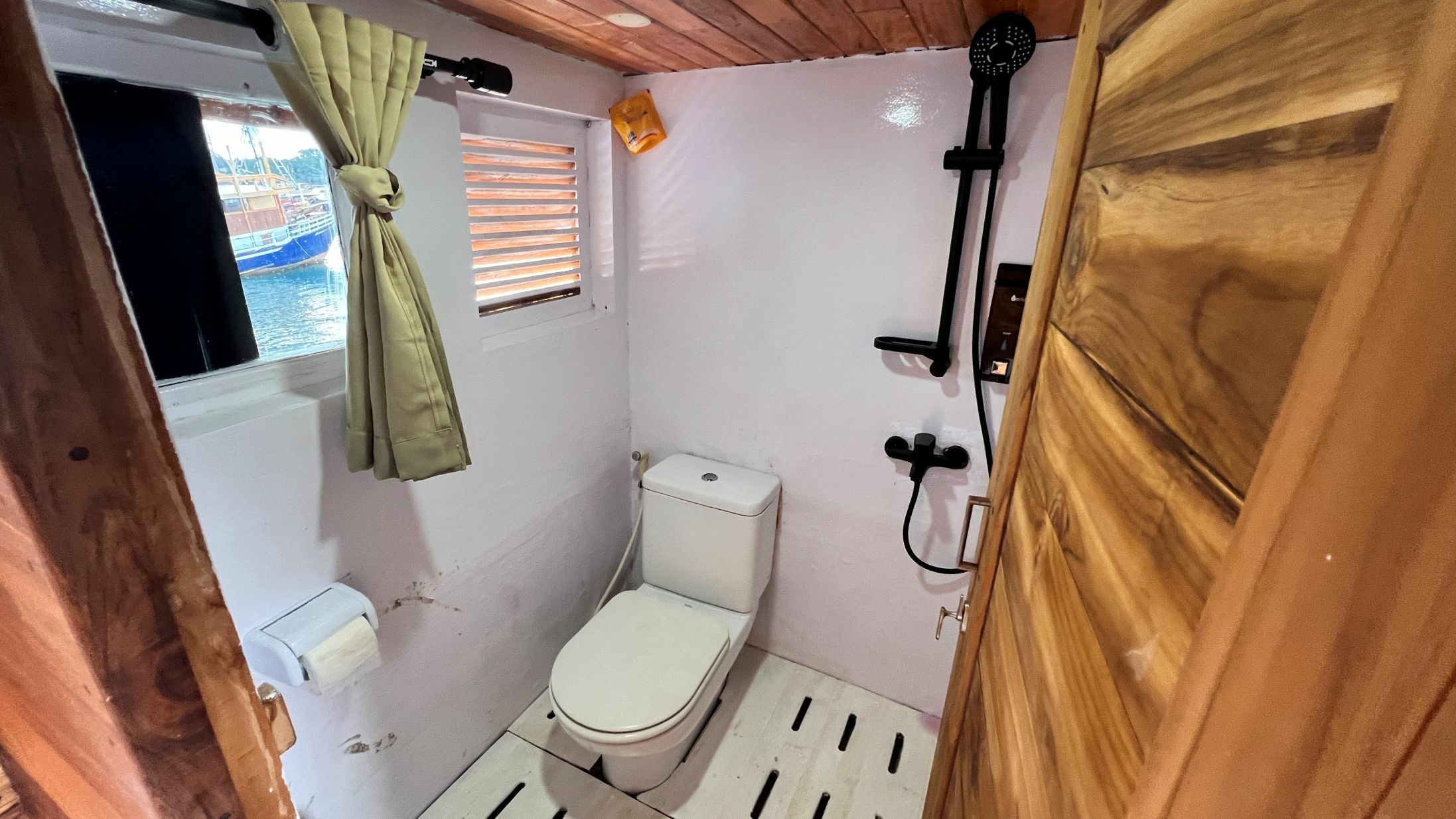 Custom Built 85 | Flores Utama