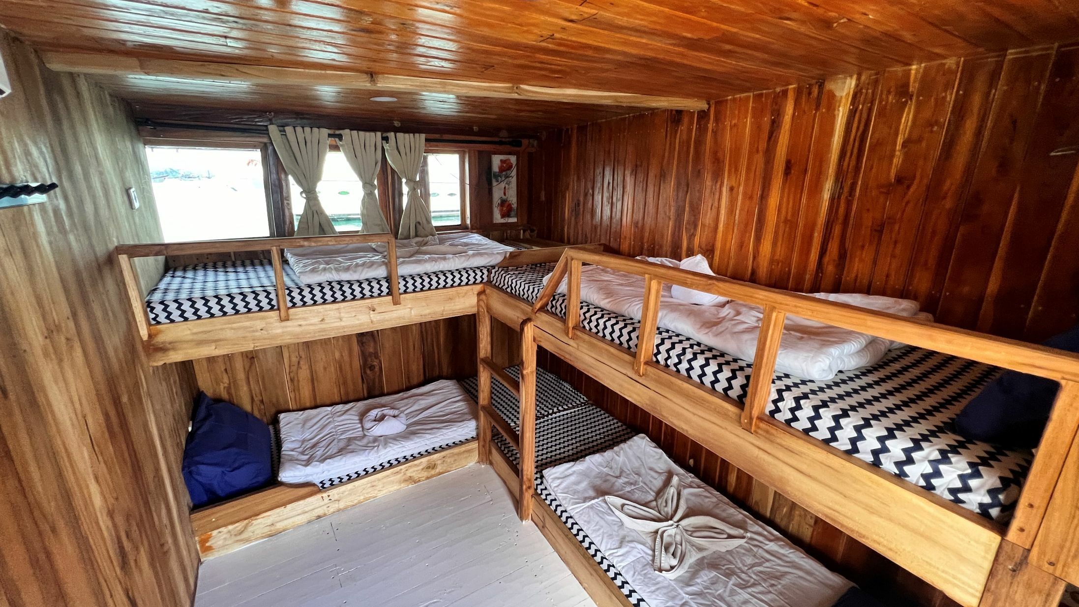 Custom Built 85 | Flores Utama