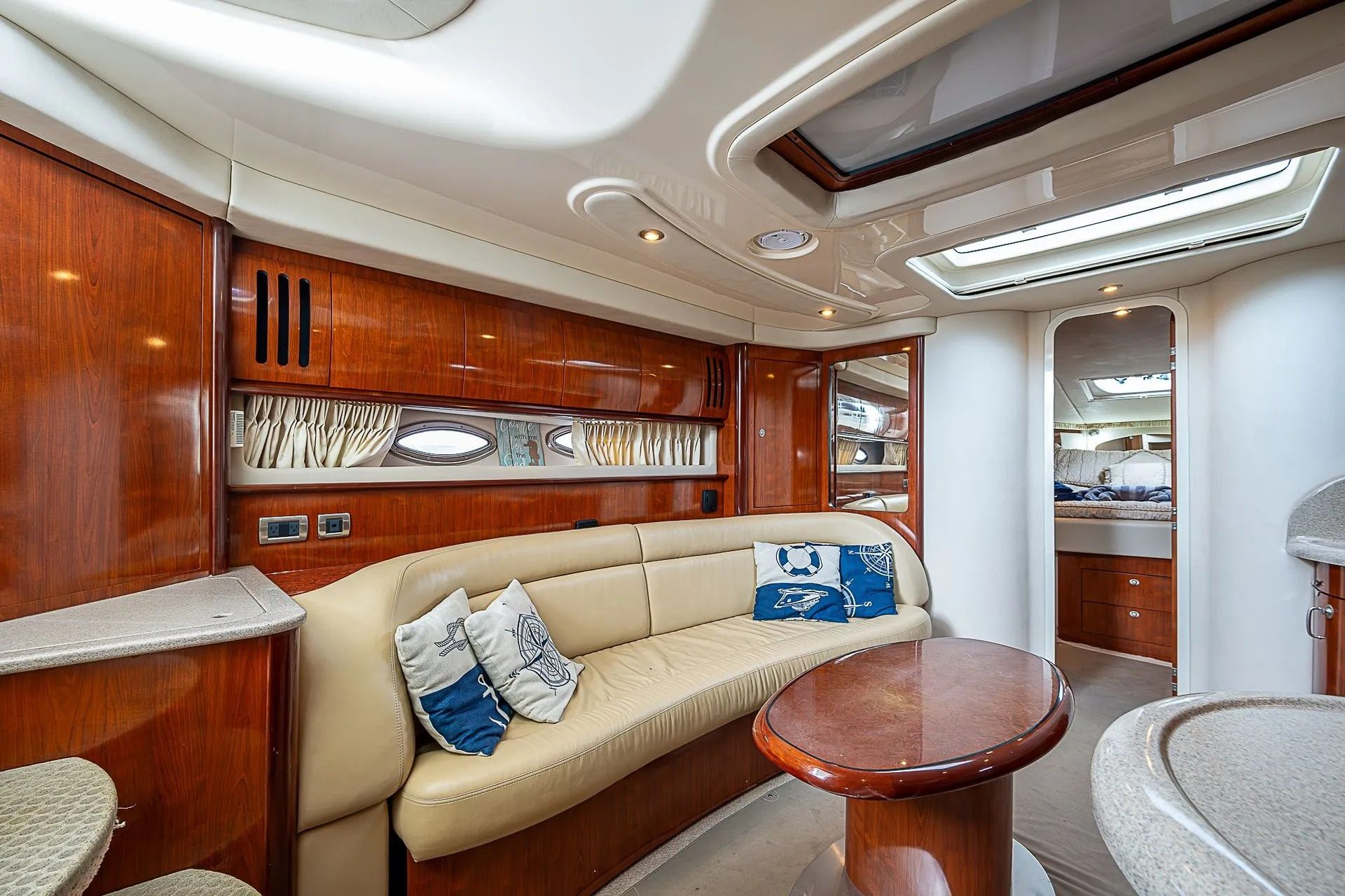 Sea Ray 420 Sundancer | Grand Admiral
