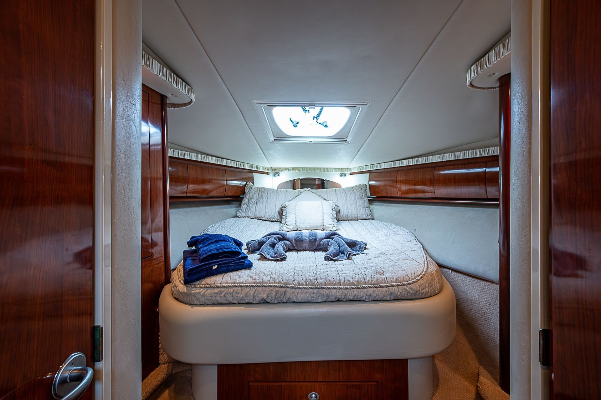 Sea Ray 420 Sundancer | Grand Admiral