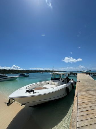 Boston Whaler 380 Outrage | Ultimate 1