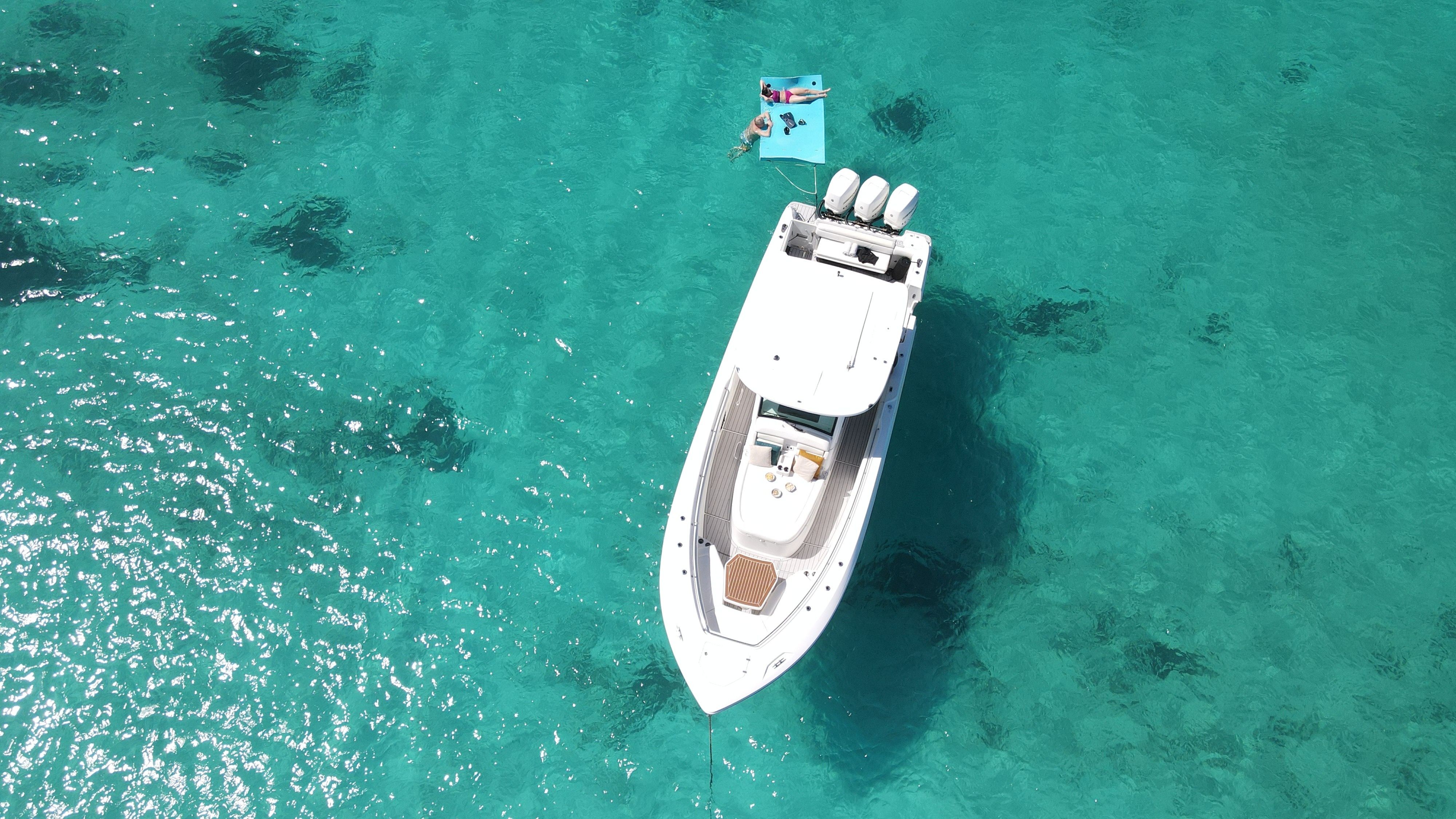 Boston Whaler 380 Outrage | Ultimate 1