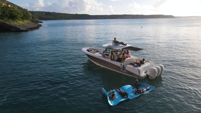 Boston Whaler 380 Outrage | Ultimate 2