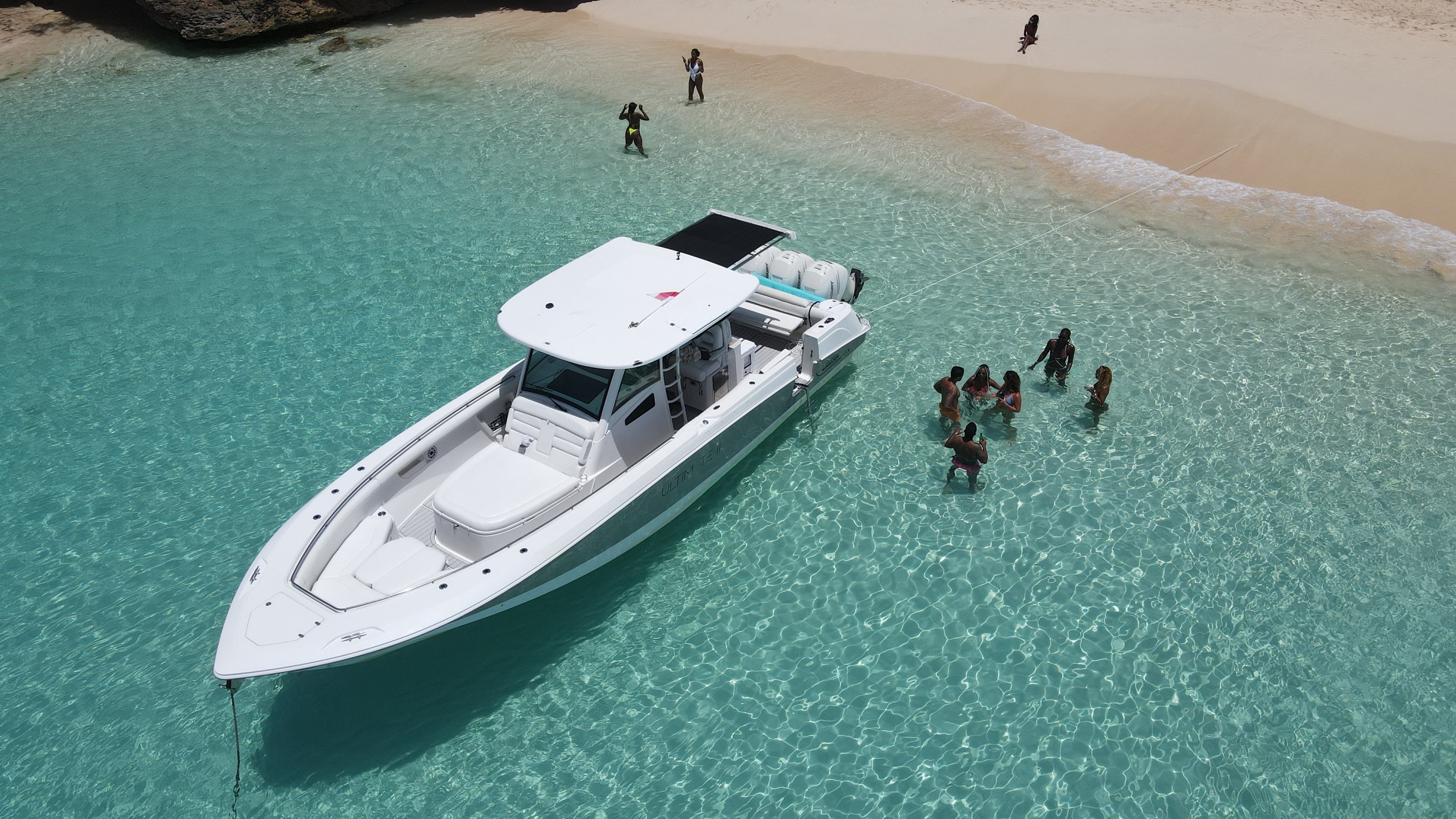 Boston Whaler 380 Outrage | Ultimate 2