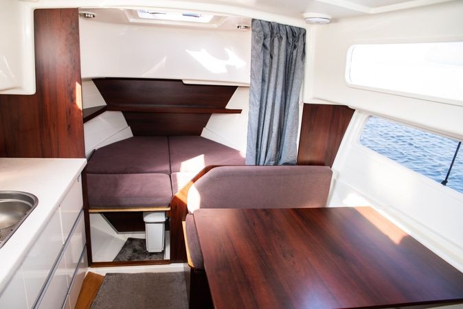 Delphia Nautika 830 | Step By Step