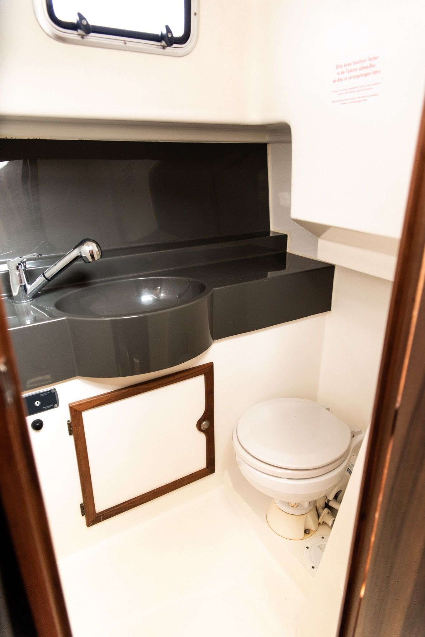 Delphia Nautika 830 | Step By Step