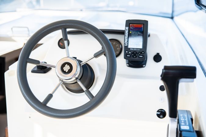 Delphia Nautika 830 | Step By Step