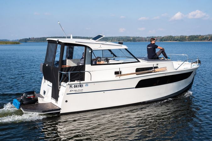 Delphia Nautika 830 | Step By Step