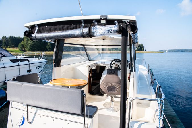 Delphia Nautika 830 | Step By Step