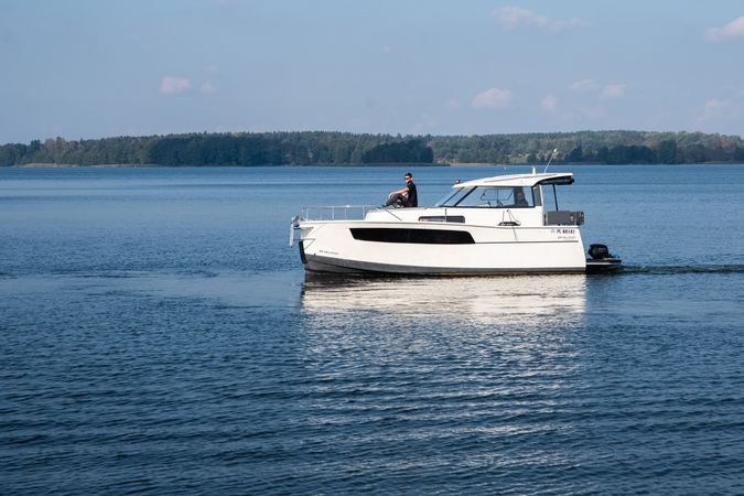 Delphia Nautika 830 | Step By Step