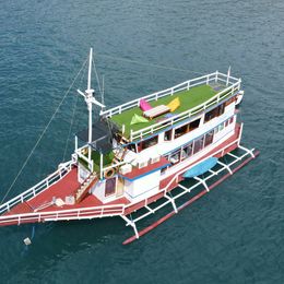 Custom Built Phinisi | 3 Island