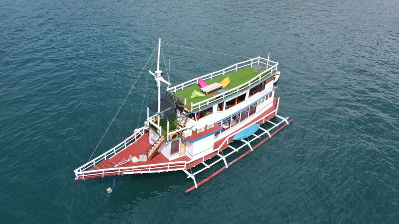 Custom Built Phinisi | 3 Island