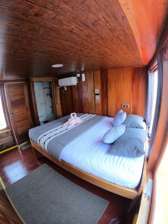 Custom Built Phinisi | 3 Island