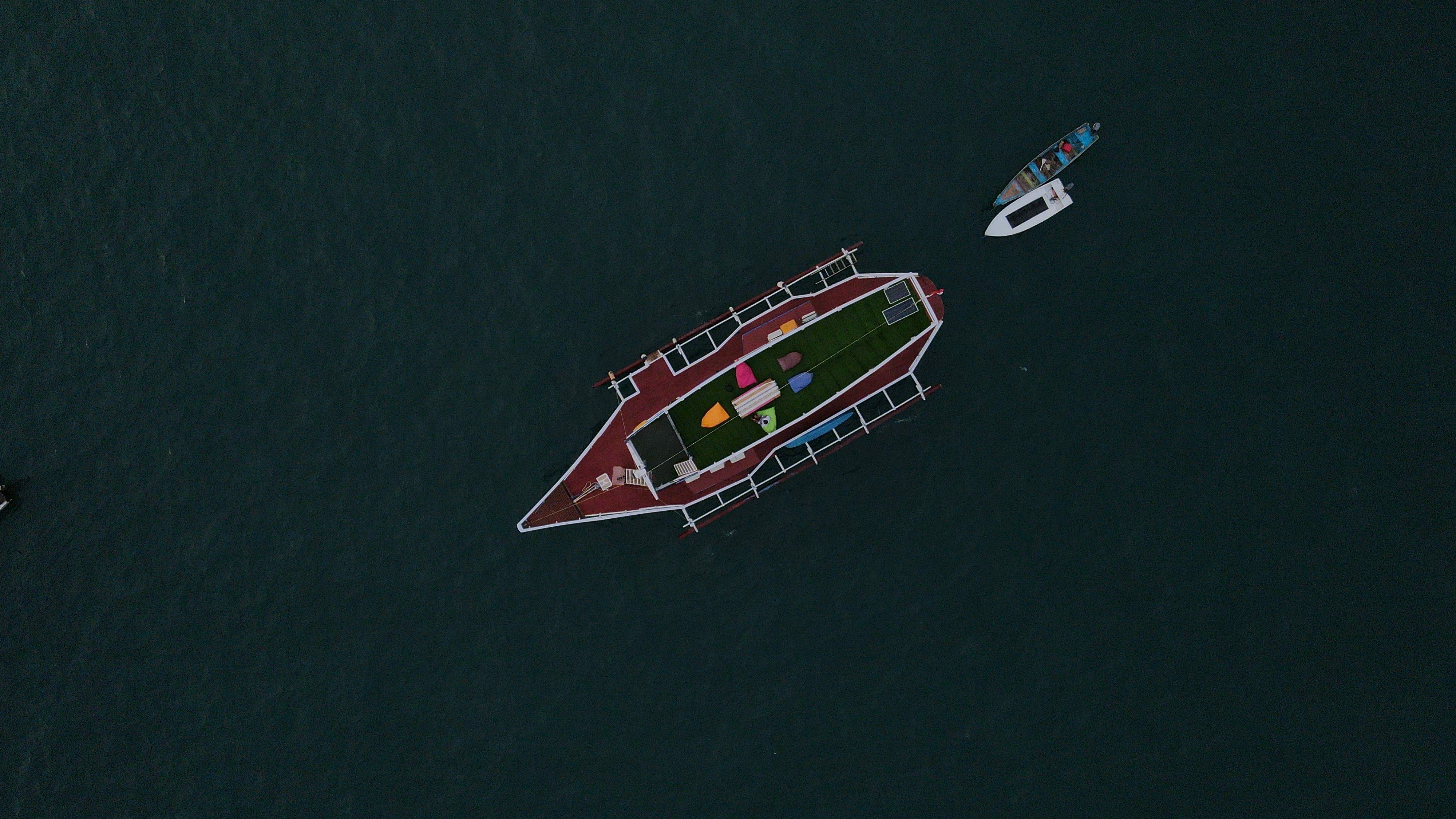 Custom Built Phinisi | 3 Island