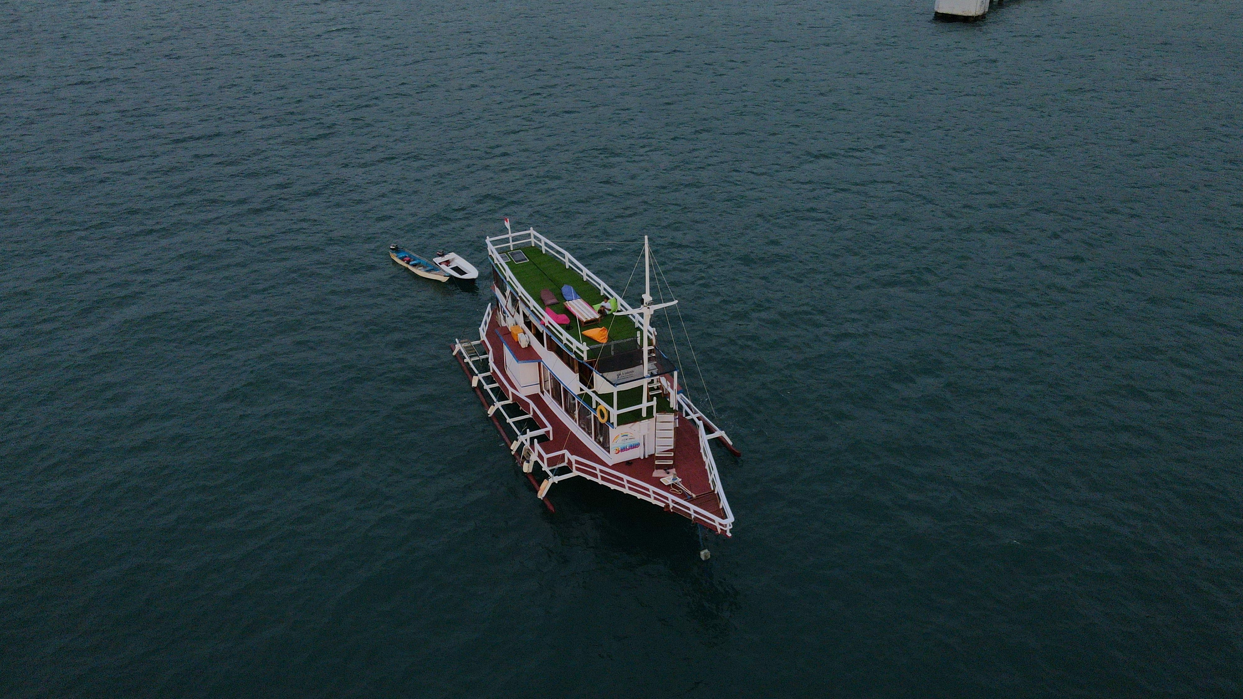 Custom Built Phinisi | 3 Island