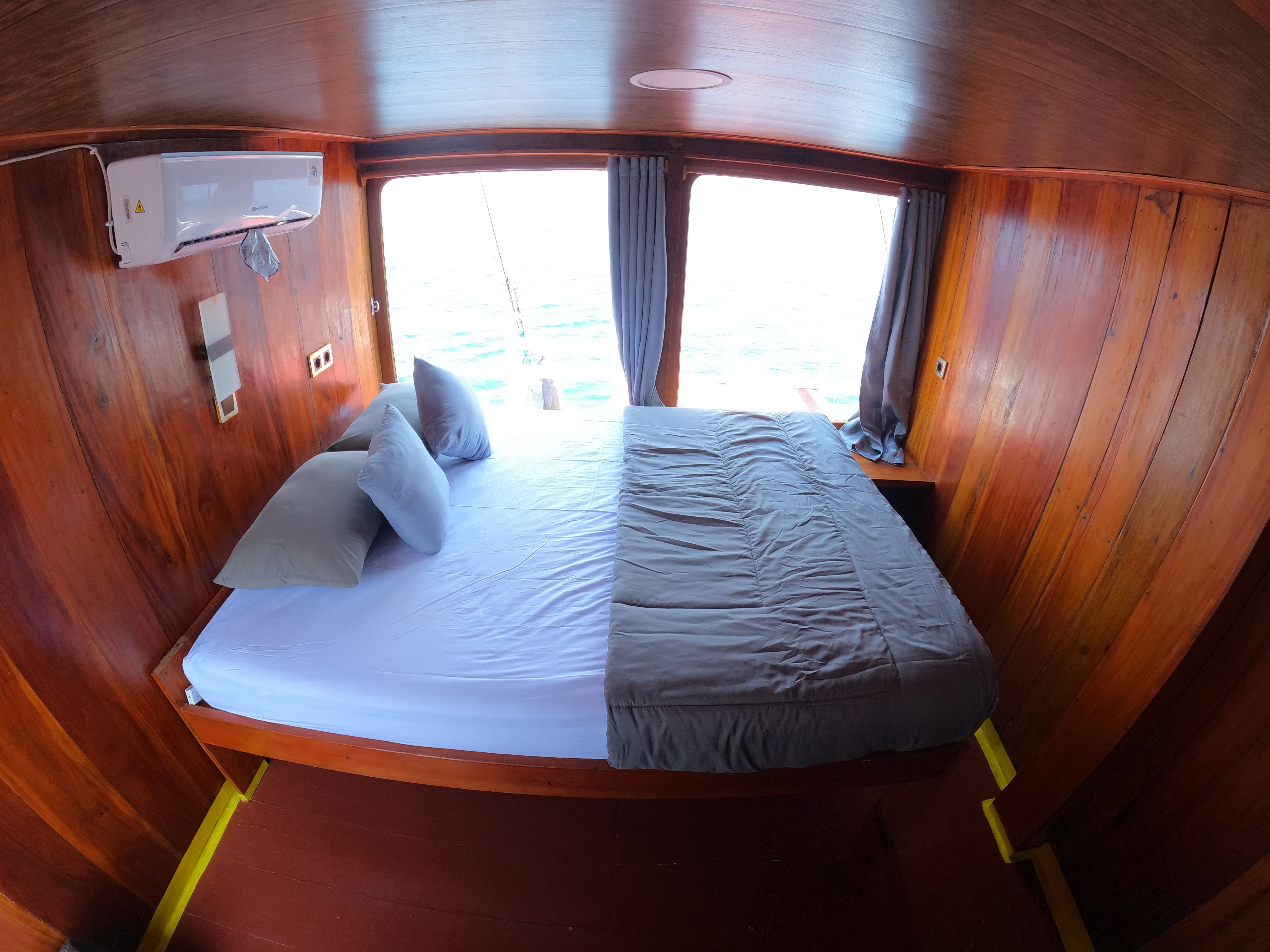 Custom Built Phinisi | 3 Island