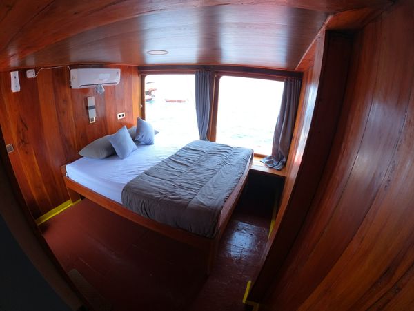 Custom Built Phinisi | 3 Island