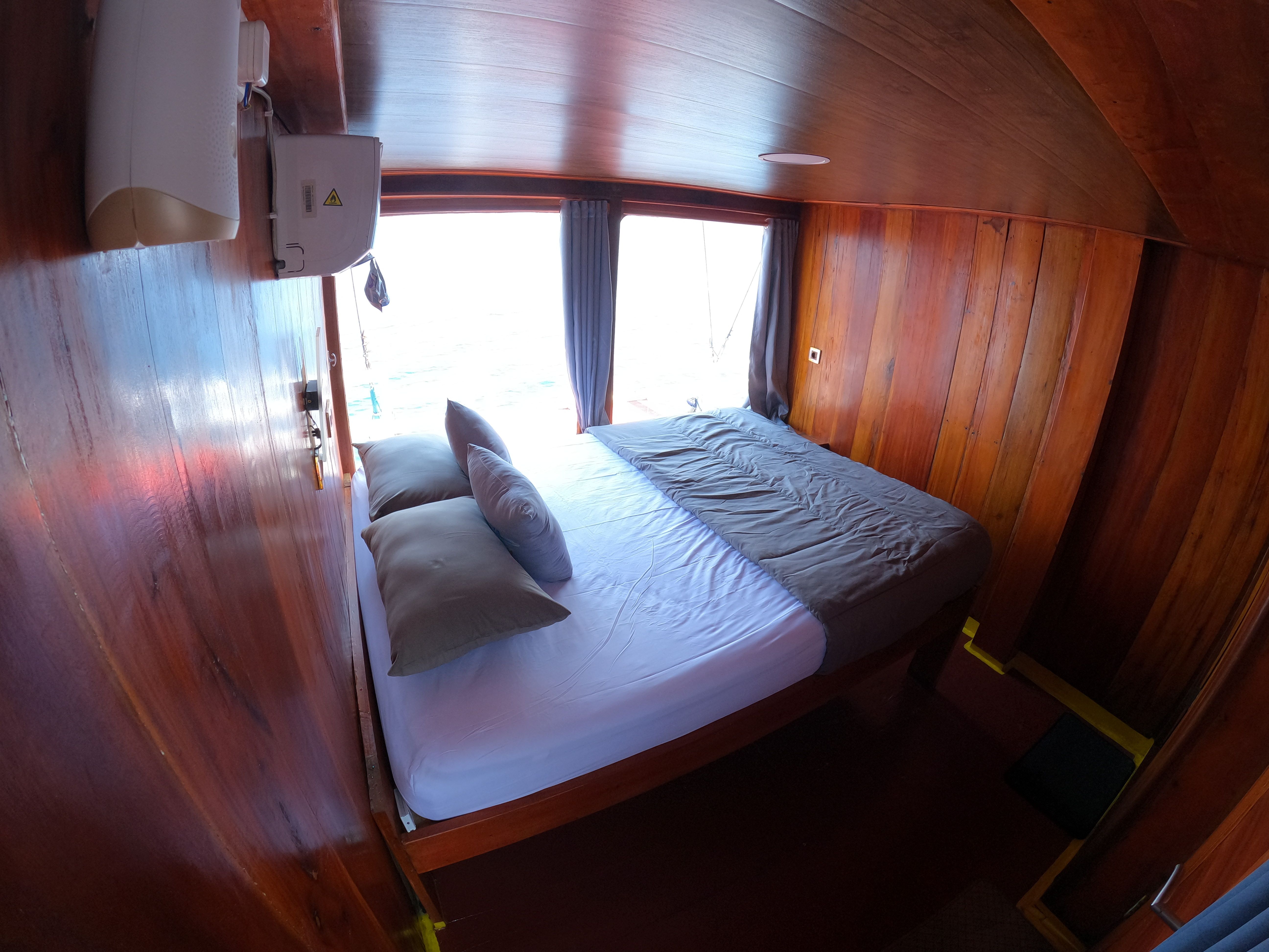 Custom Built Phinisi | 3 Island