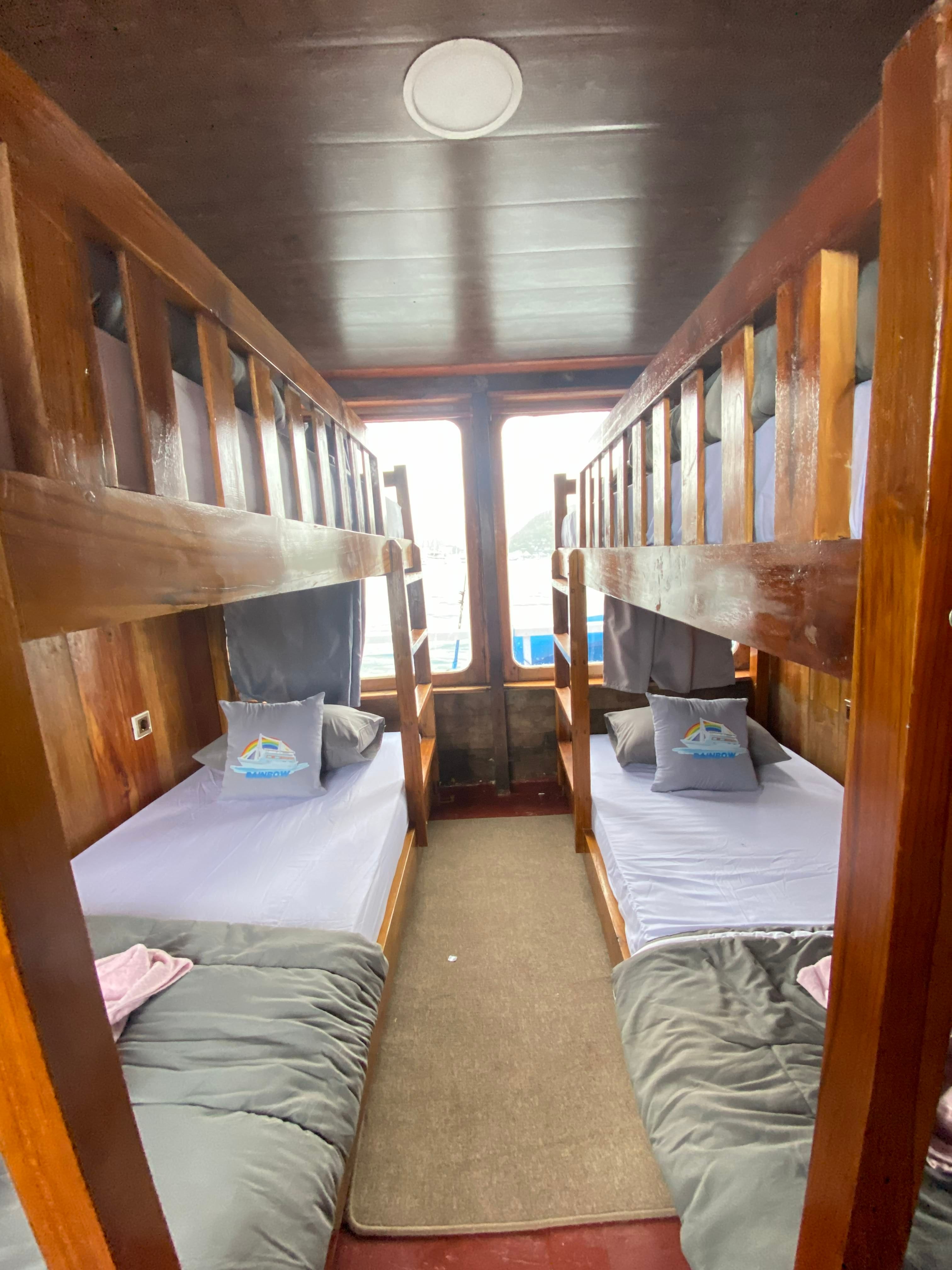 Custom Built Phinisi | 3 Island