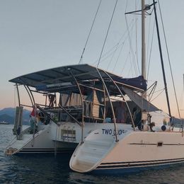 Lagoon 380 | Two Ducks