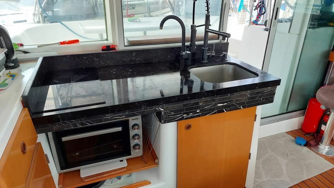 Lagoon 380 | Two Ducks