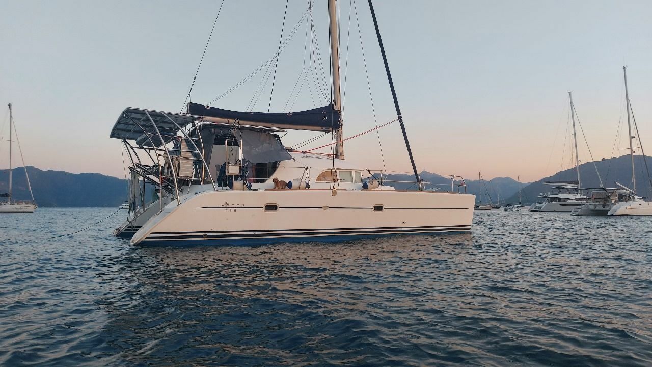 Lagoon 380 | Two Ducks