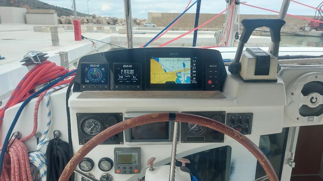 Lagoon 380 | Two Ducks