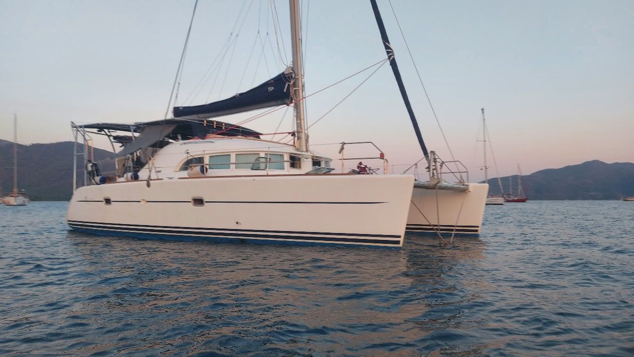 Lagoon 380 | Two Ducks