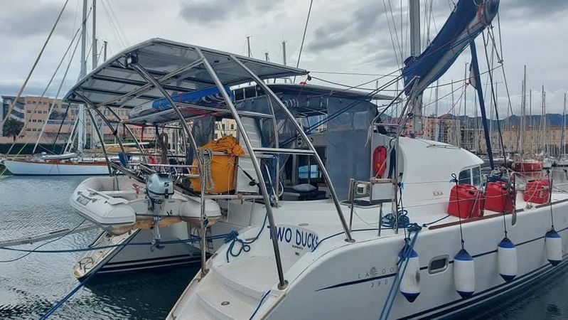 Lagoon 380 | Two Ducks