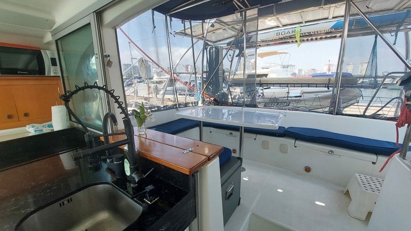 Lagoon 380 | Two Ducks