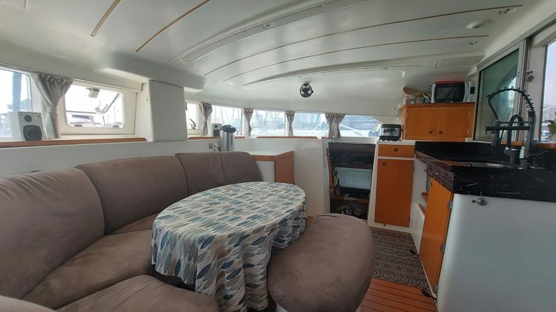 Lagoon 380 | Two Ducks