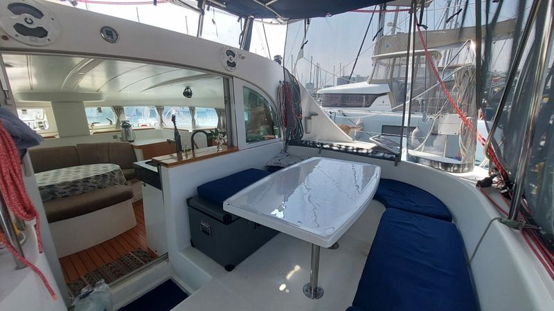 Lagoon 380 | Two Ducks