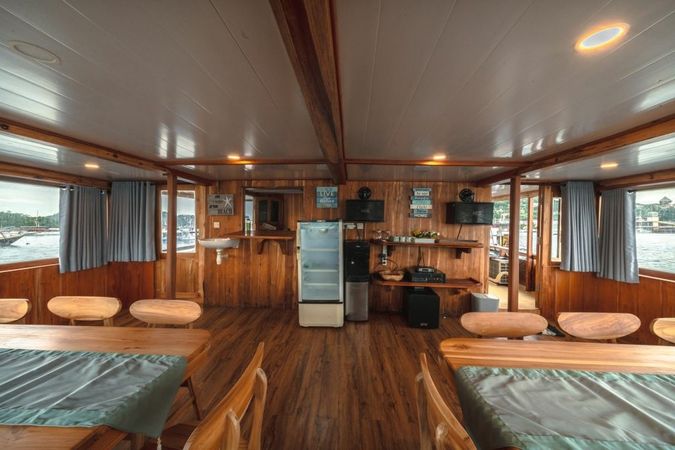 Custom Built Phinisi | Gamala Cruise