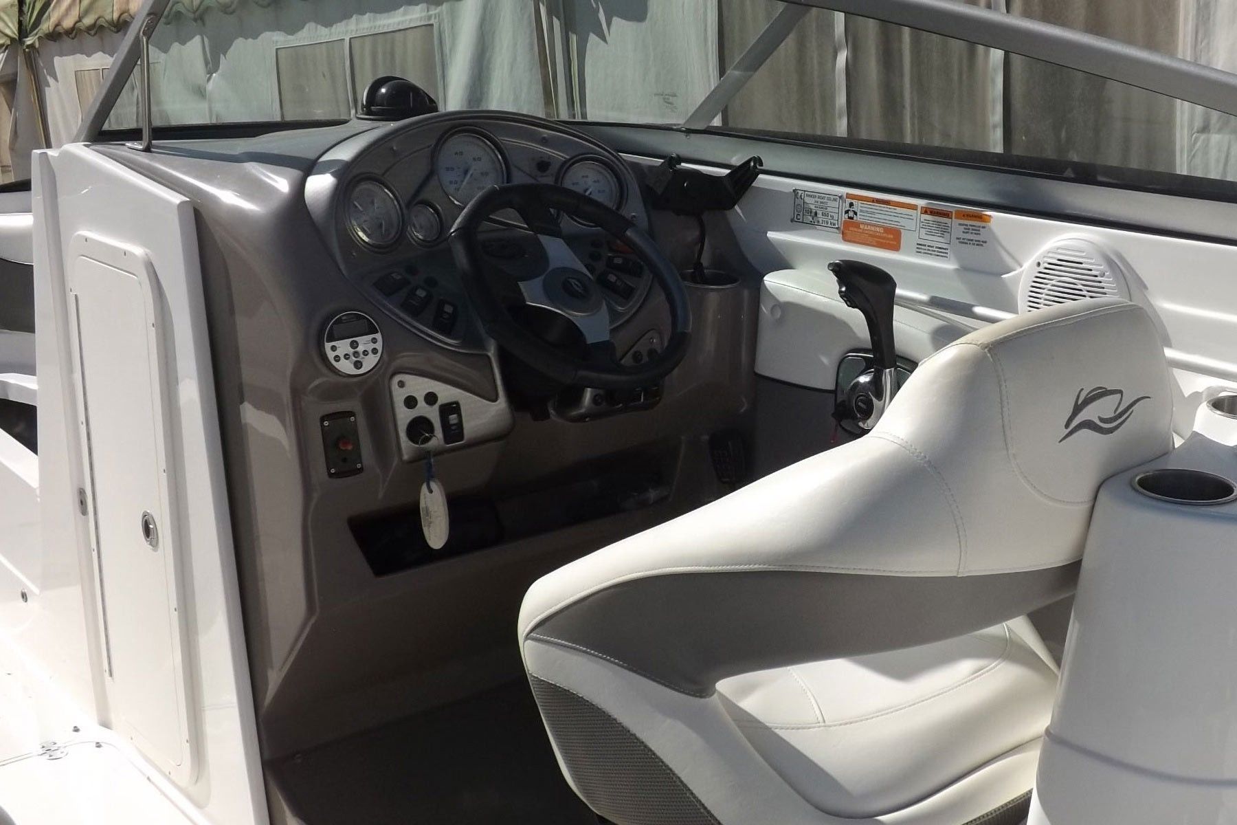 Rinker 246 CB | Cafe con Jofi