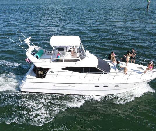 Azimut 43 Fly | Sea Lovers