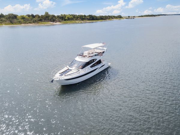 Galeon 420 Fly | Endeavor