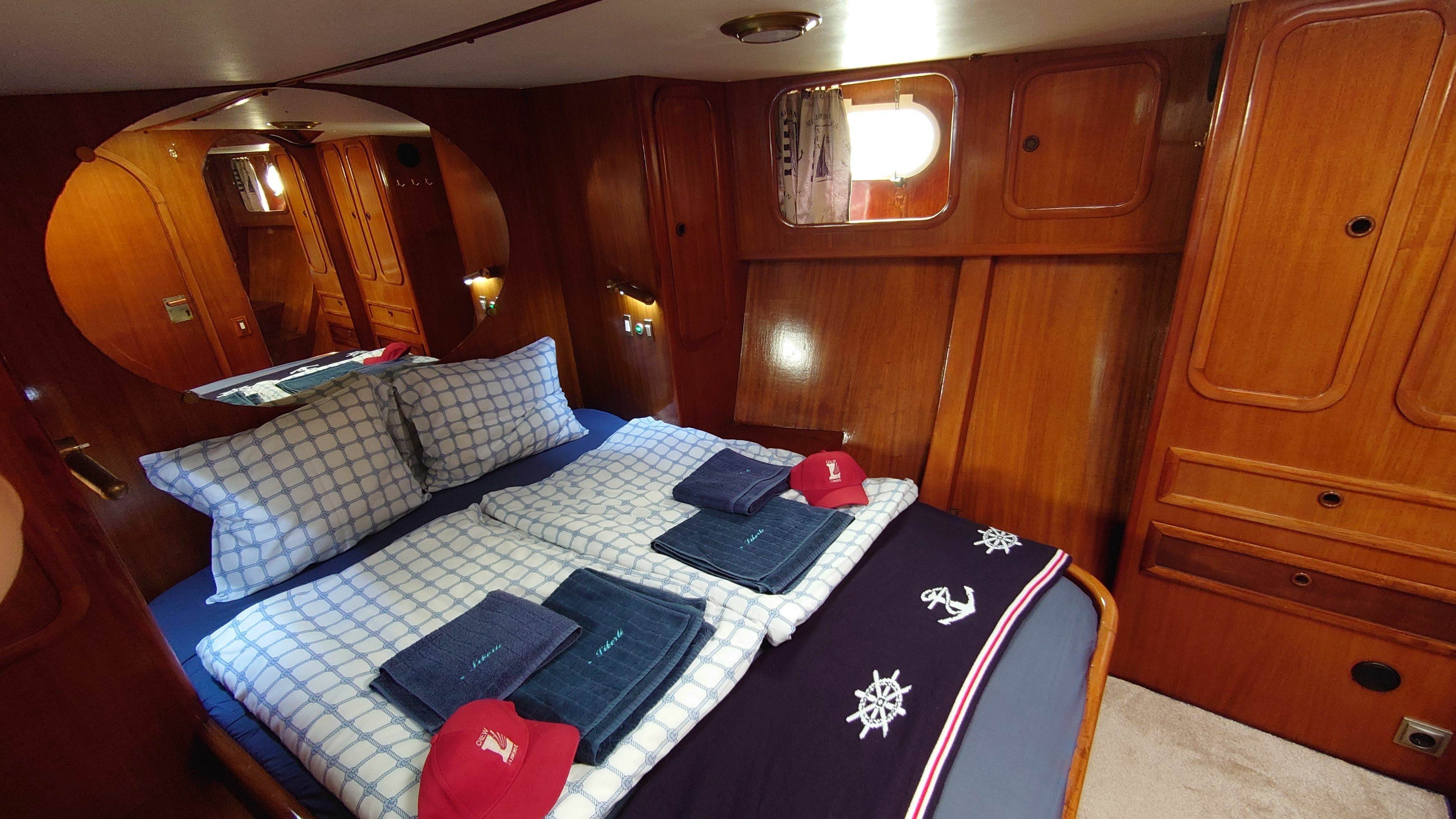 Conrad 57 | Liberte 2