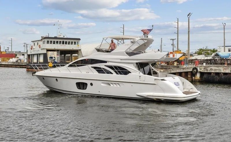 Motor yacht Azimut 55 Susi for rent - USA | Boataround
