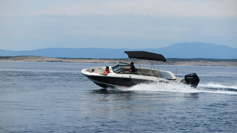 Sea Ray SPX 210 | 25
