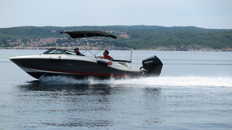 Sea Ray SPX 210 | 25