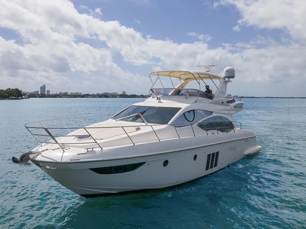 Azimut 60 | Salty at Sea