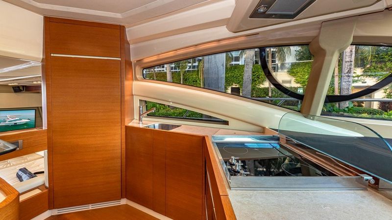 Azimut 60 | Salty at Sea