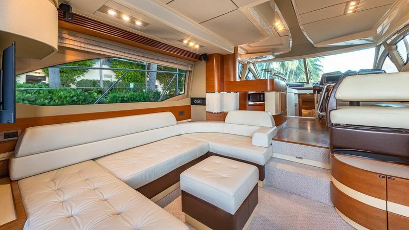 Azimut 60 | Salty at Sea