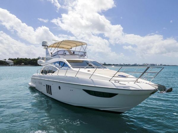 Azimut 60 | Salty at Sea