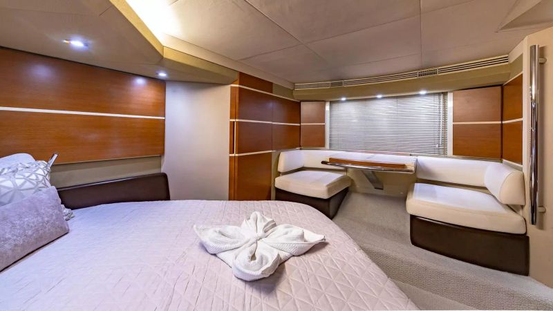 Azimut 60 | Salty at Sea