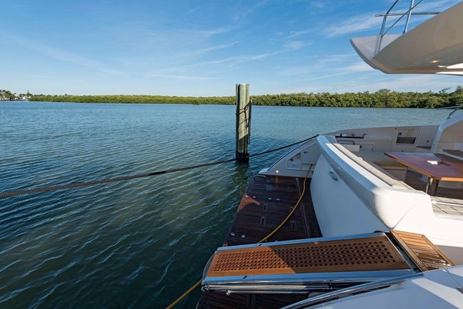 Azimut 60 | Salty at Sea